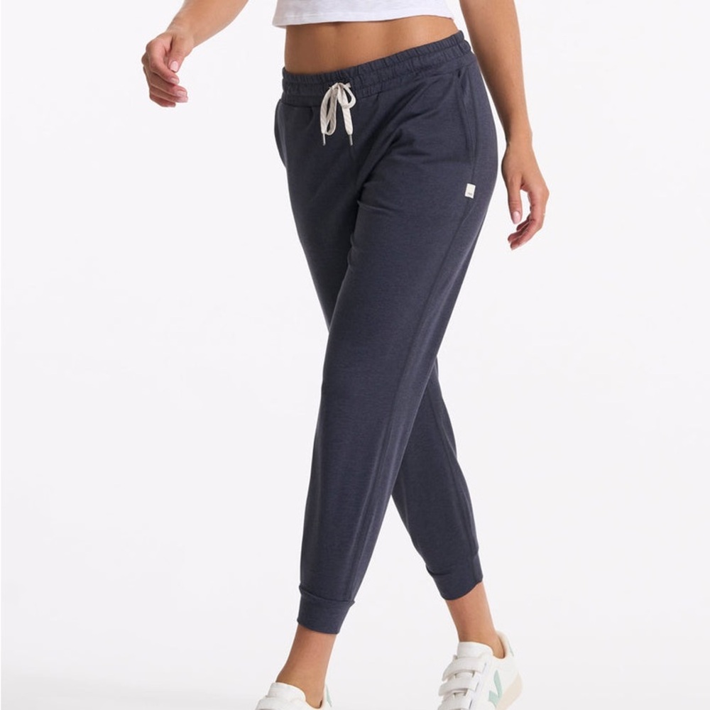 Vuori Women's DreamKnit™ Joggers